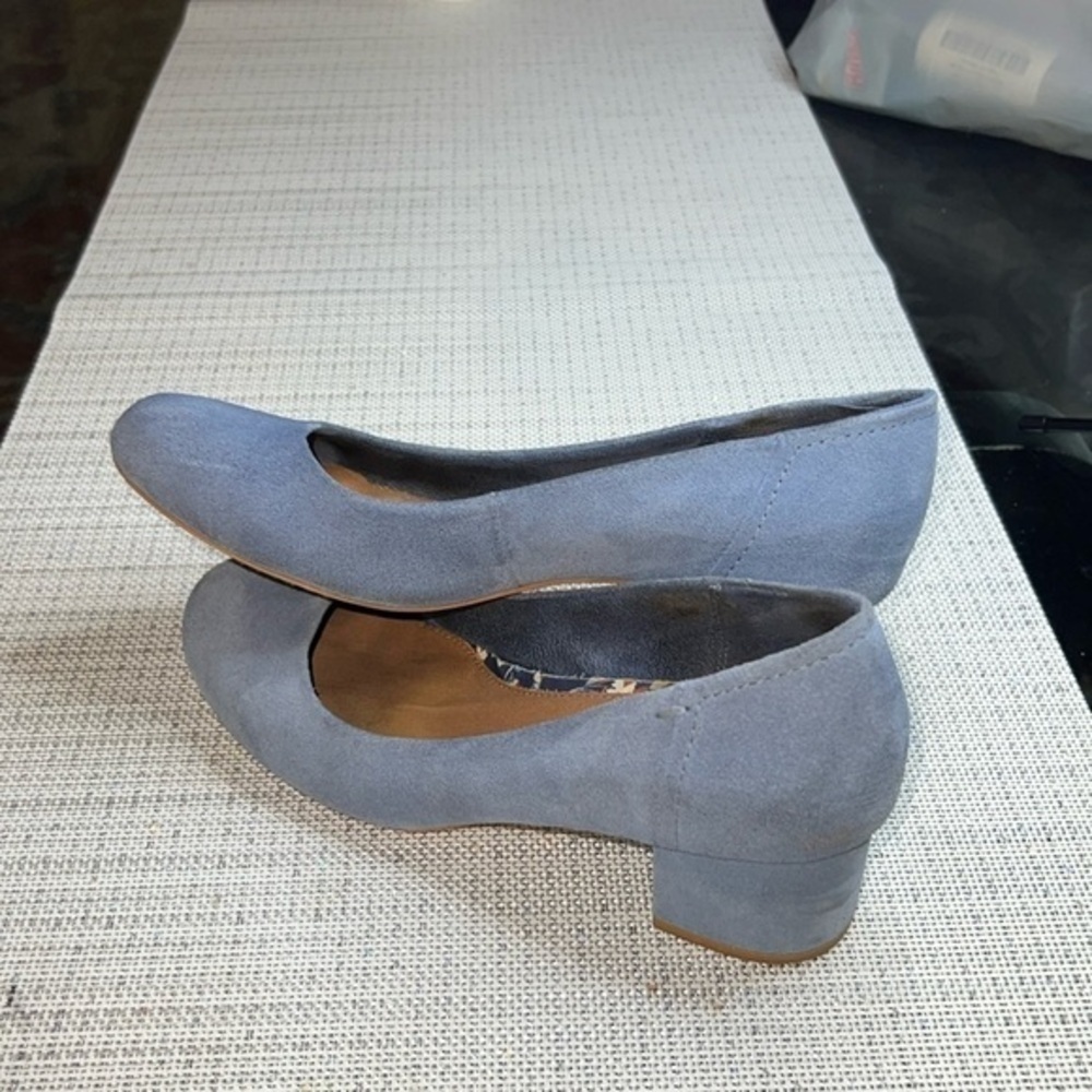 TOMS SHOES, size8W, blue suede - Picture 2 of 8